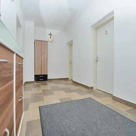 Appartement Apartments L&R Bibinje