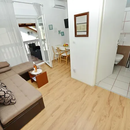 L&r Apartment Bibinje