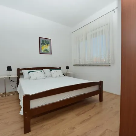 Apartments L&R Bibinje *