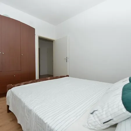 Apartments L&R Bibinje *