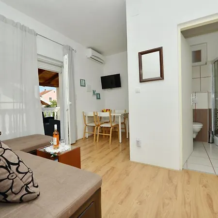 L&r Apartment Bibinje