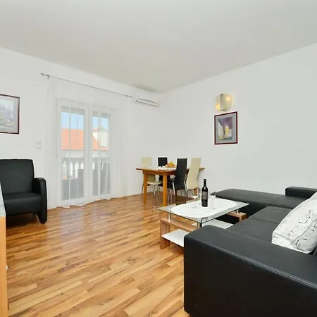 L&r Apartment Bibinje